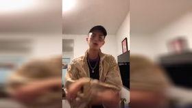 王鹤棣抖音爆料视频,独家爆料背后的故事 第2张 王鹤棣抖音爆料视频,独家爆料背后的故事 第2张